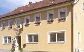 Hotel U. Restaurant Goldener Greifen